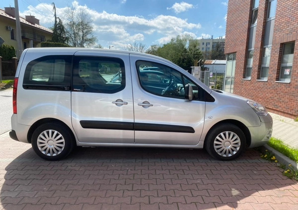 Citroen Berlingo cena 23900 przebieg: 179405, rok produkcji 2010 z Lubaczów małe 137